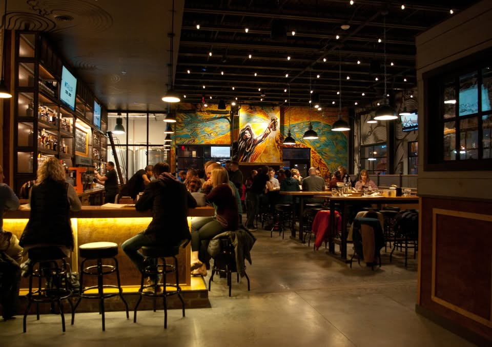 Full Mile Beer Company & Kitchen